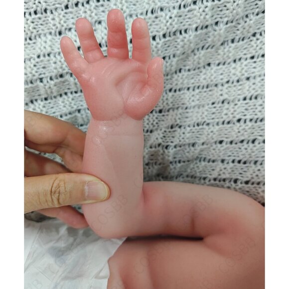 45cm Full Body Silicone Reborn Baby Dolls Flexible 3.1kg Silicone Baby Doll Girl - Picture 8 of 8